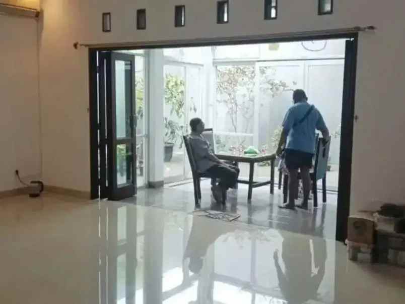dijual rumah galaxy