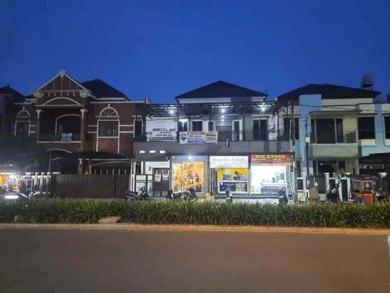 dijual rumah galaxy