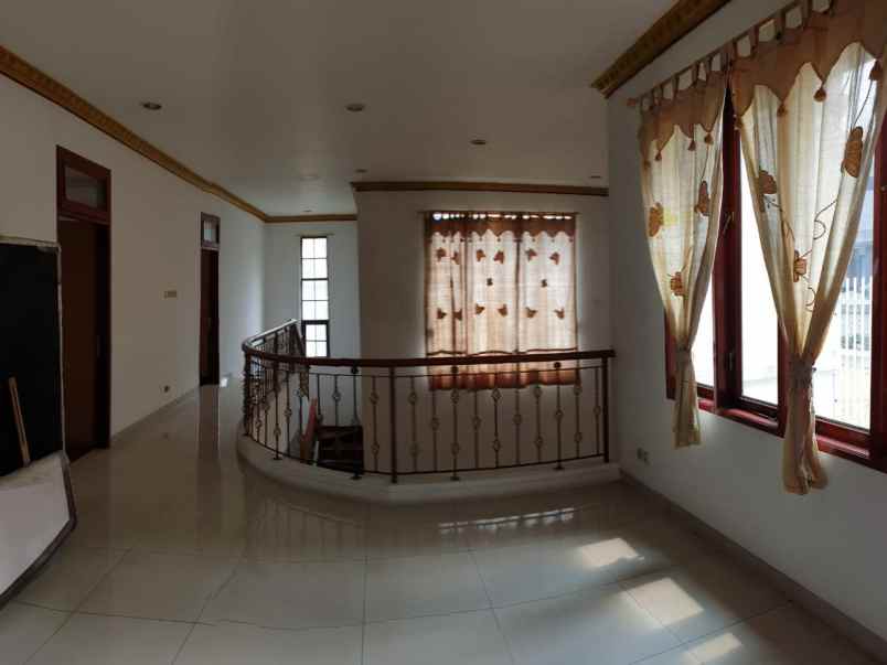 dijual rumah galaxy