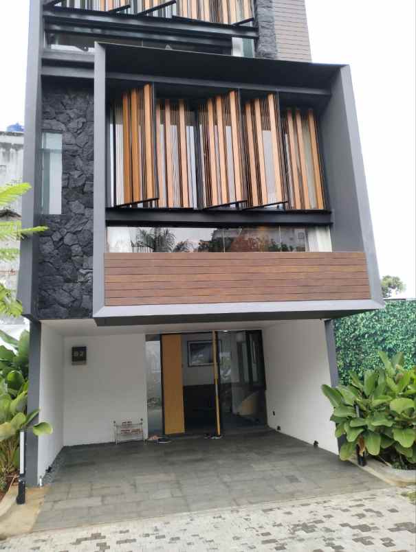 dijual rumah gatot subroto