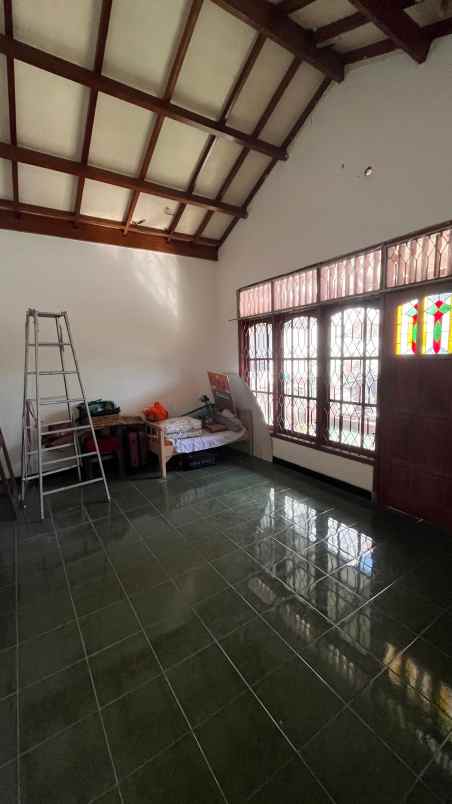 dijual rumah gayung kebonsari injoko