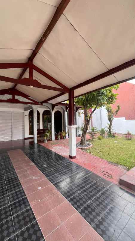 dijual rumah gayung kebonsari injoko