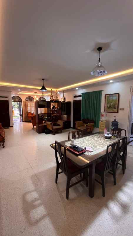 dijual rumah gayung kebonsari injoko