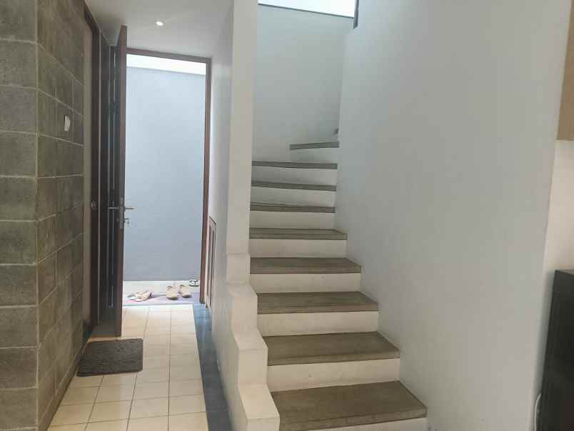 dijual rumah gegerkalong permai