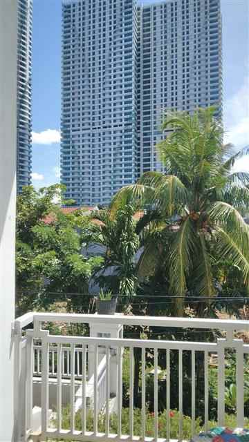 dijual rumah grand galaxy city