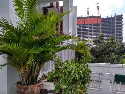 dijual rumah grand galaxy city