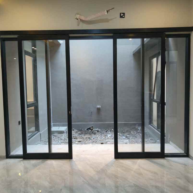 dijual rumah grand pakuwon north victoria
