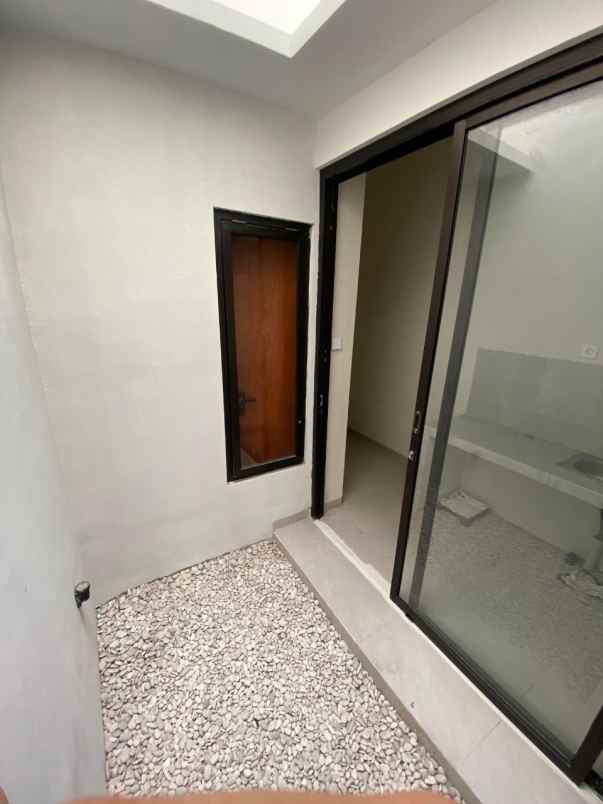 dijual rumah green terecce