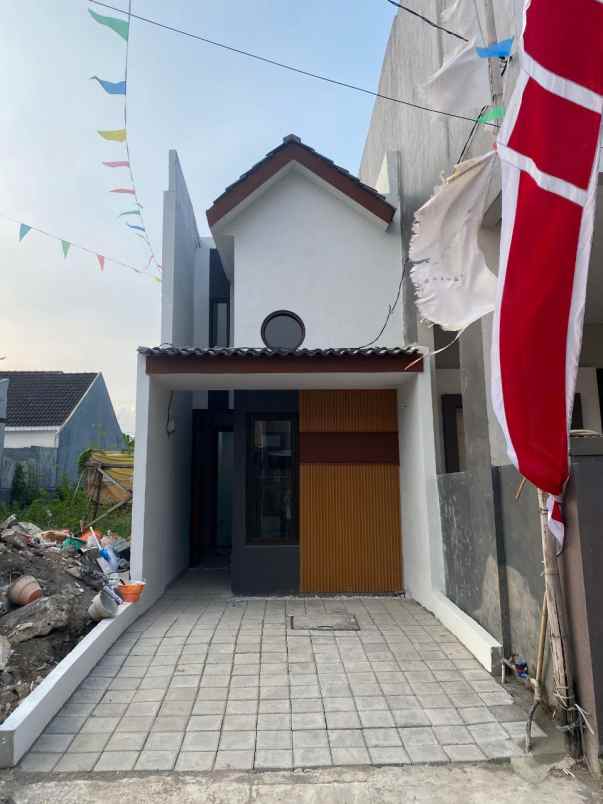 dijual rumah green terecce