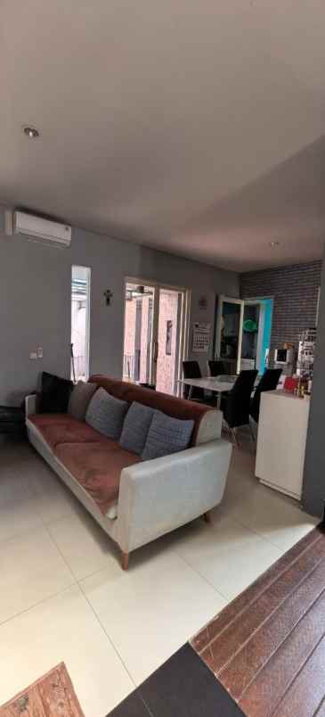 dijual rumah greenhill citraland
