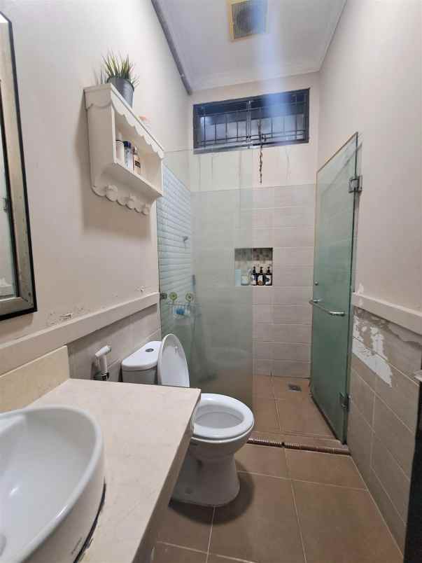 dijual rumah jakarta timur duren sawit