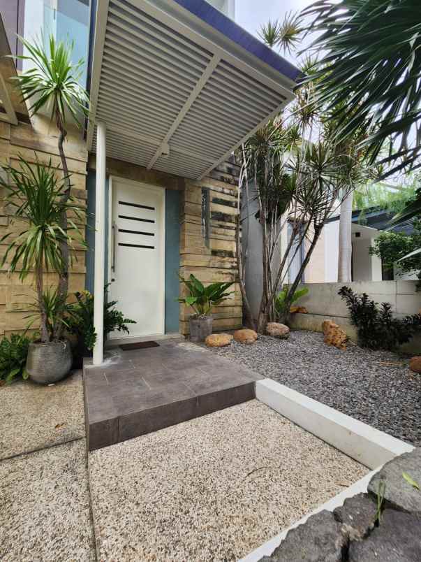 dijual rumah jalan citraland utama