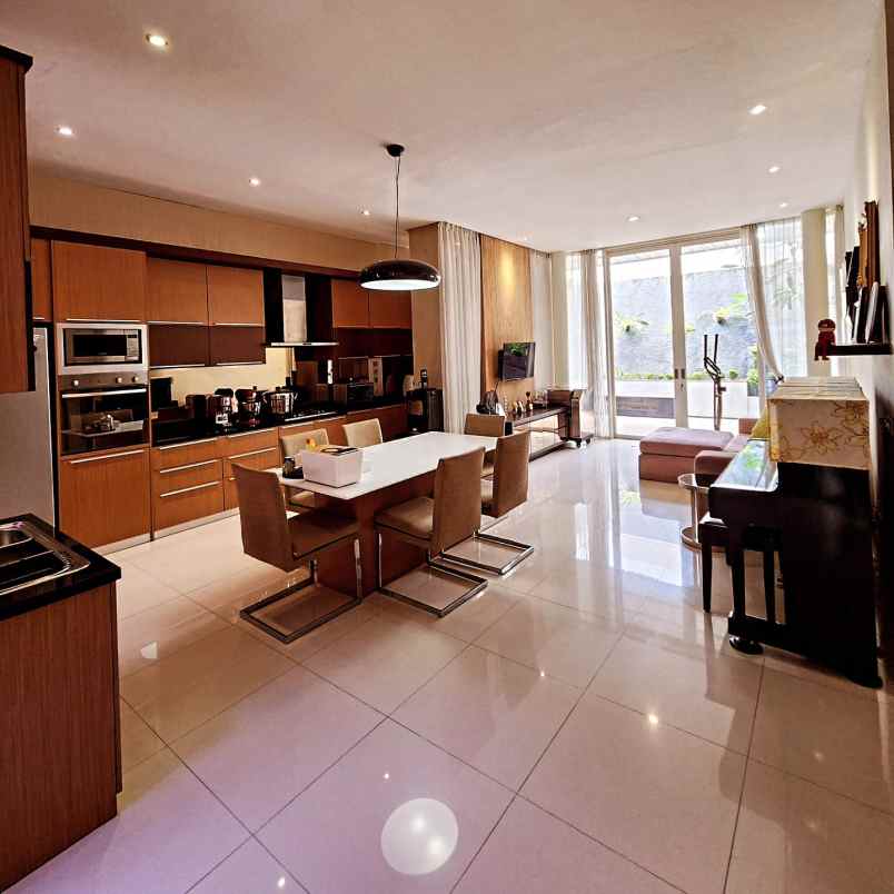 dijual rumah jalan citraland utama