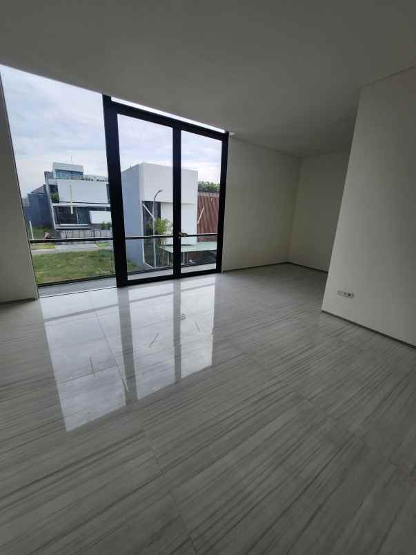 dijual rumah jalan dian istana