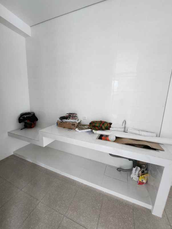 dijual rumah jalan dian istana