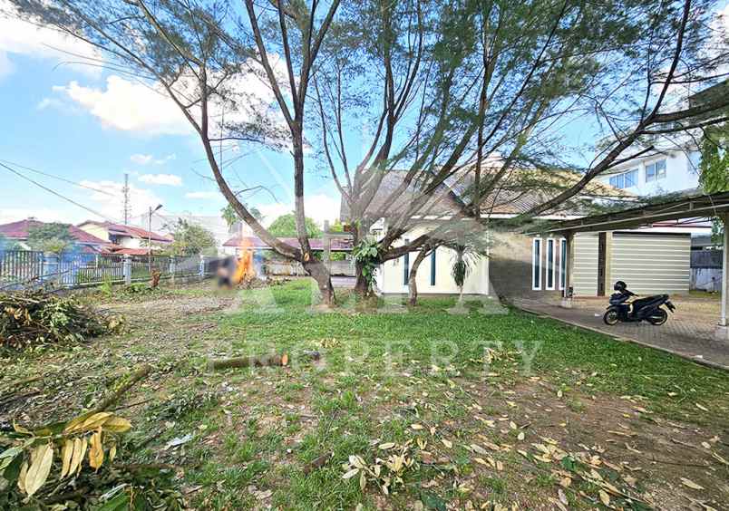 dijual rumah jalan enggano