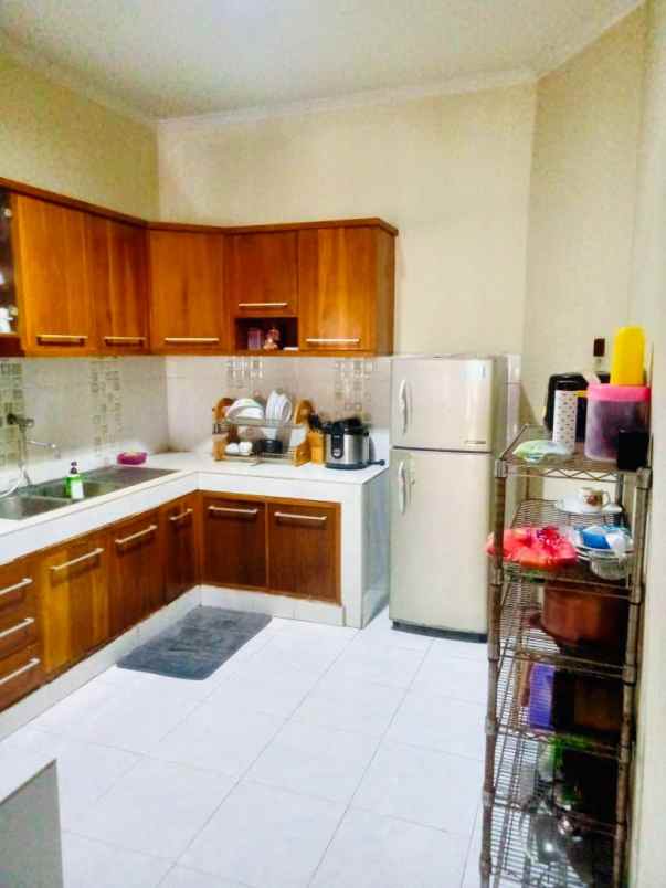 dijual rumah jalan gunung batu