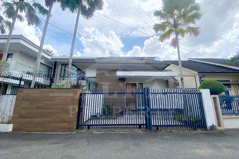 dijual rumah jalan parit haji husin 2