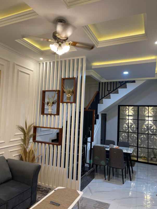 dijual rumah jalan raya bintaro cendrawasih