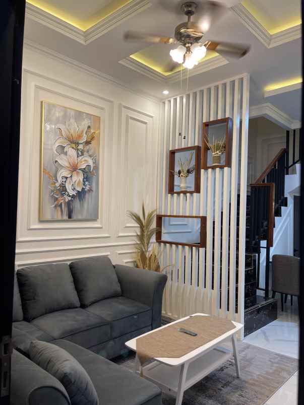 dijual rumah jalan raya bintaro cendrawasih