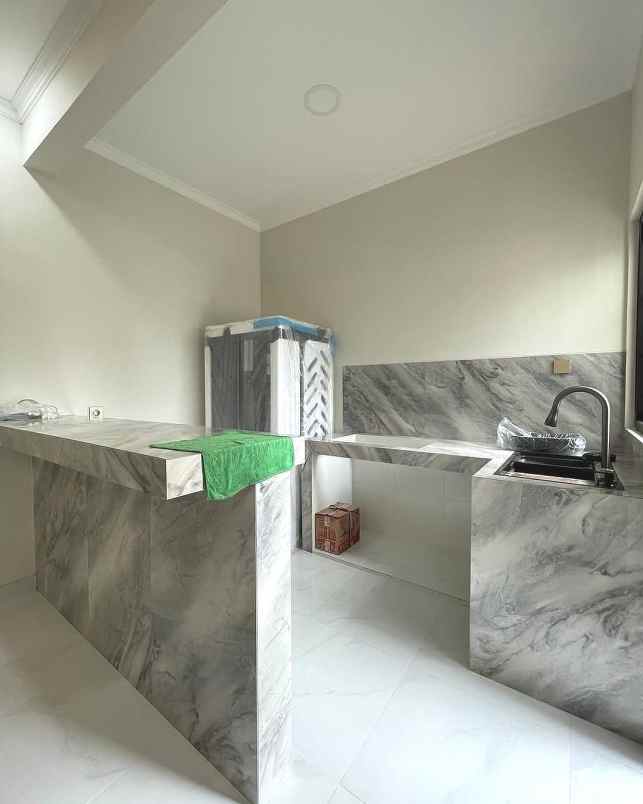 dijual rumah jalan raya ceger pondok aren