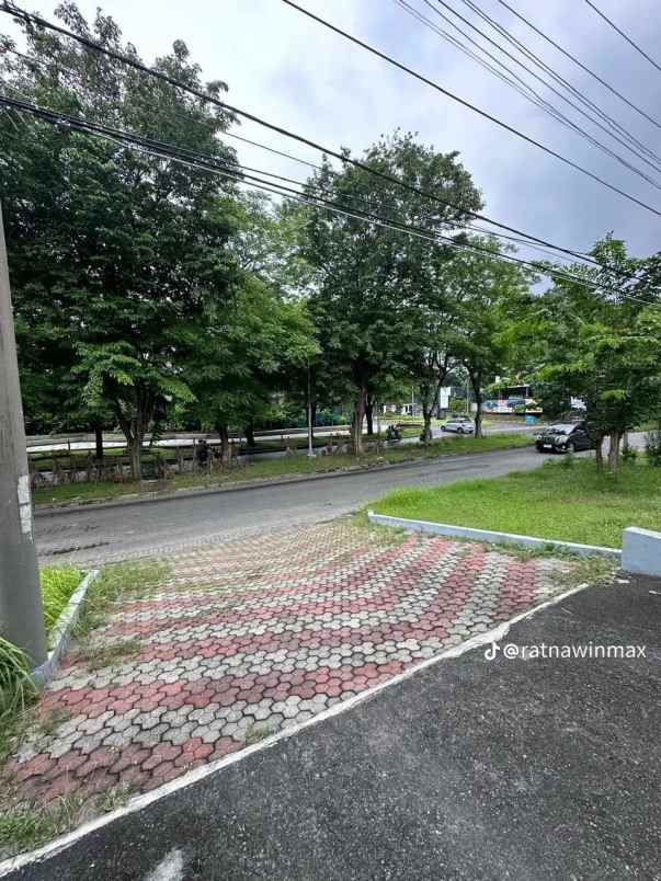 dijual rumah jalan raya darmo harapan