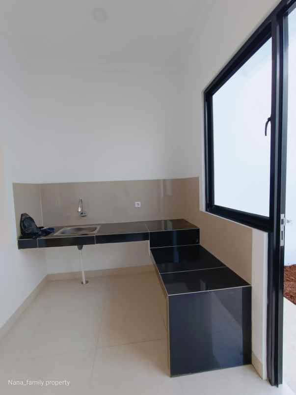 dijual rumah jalan raya jombang ciputat