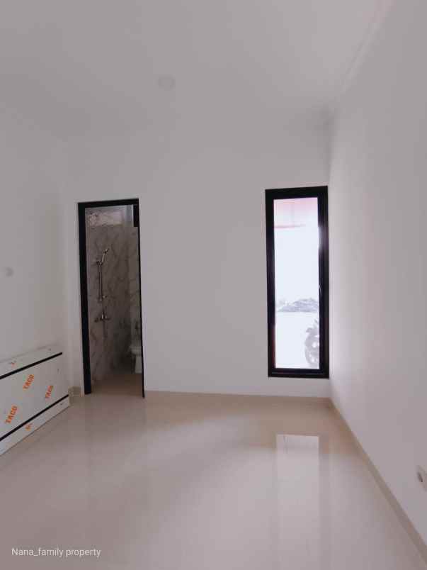 dijual rumah jalan raya jombang ciputat