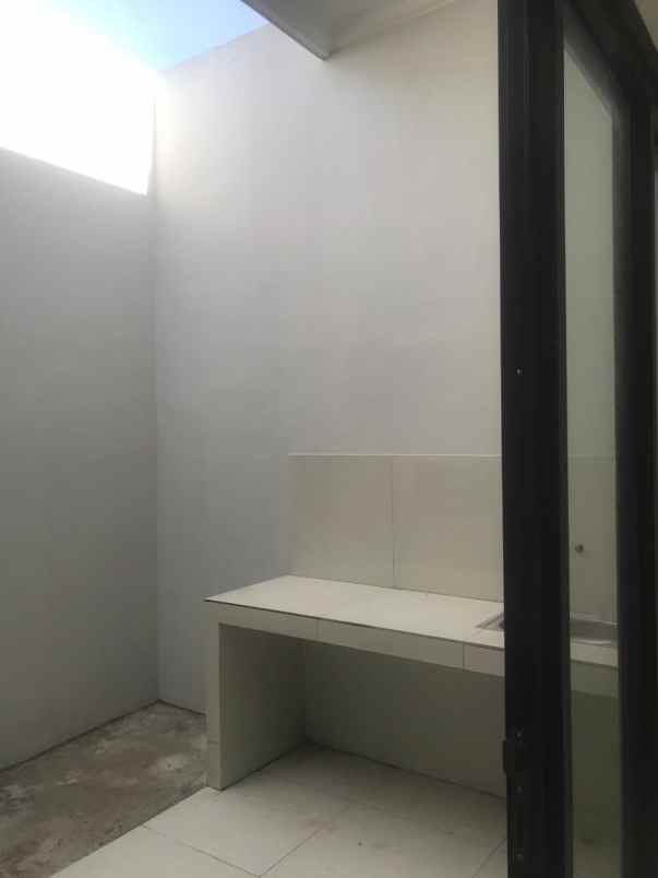 dijual rumah jalan raya kalimulya