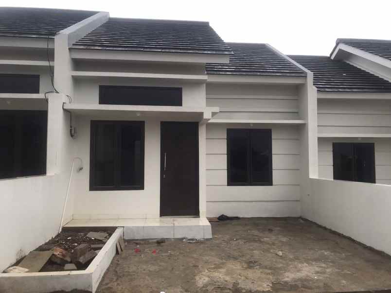 dijual rumah jalan raya kalimulya