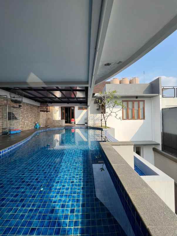 dijual rumah jalan raya lebak bulus