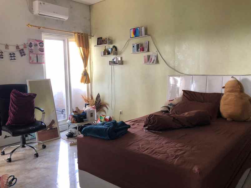 dijual rumah jalan raya muding