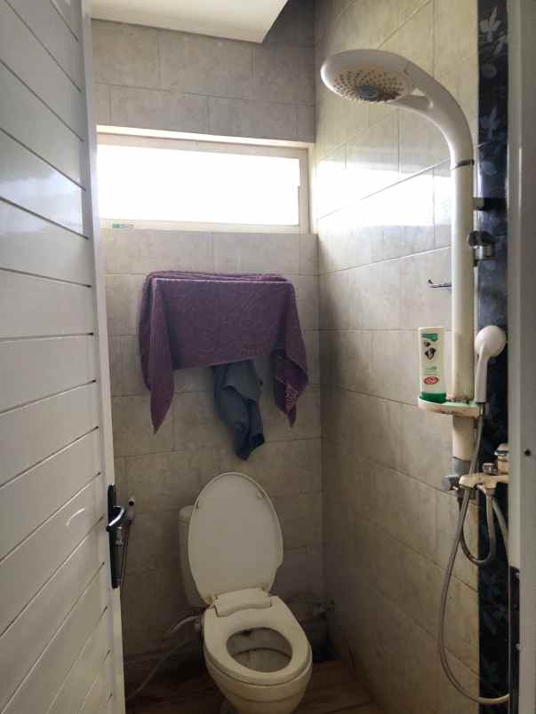 dijual rumah jalan raya muding