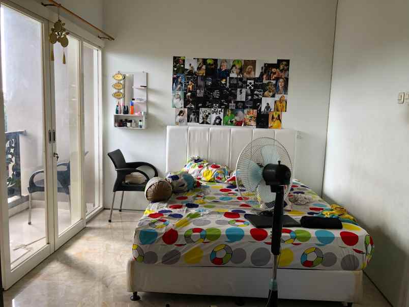 dijual rumah jalan raya muding