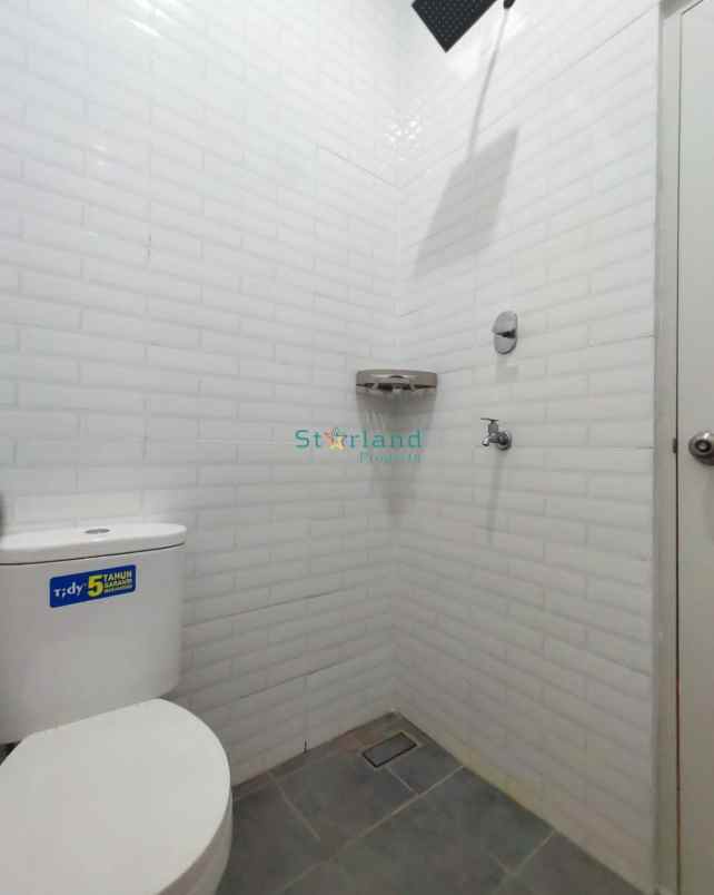 dijual rumah jalan raya pamulang