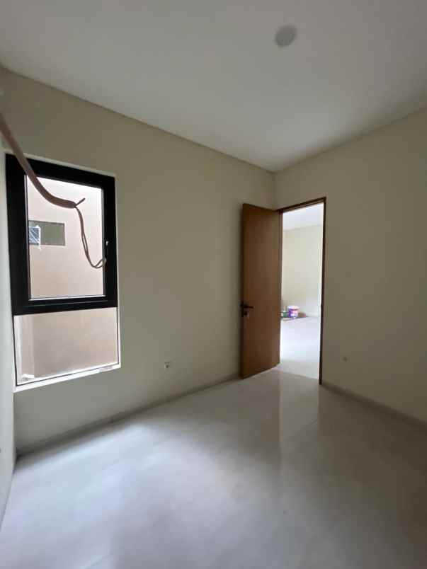 dijual rumah jalan raya pondok cabe dkt