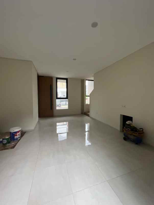 dijual rumah jalan raya pondok cabe dkt