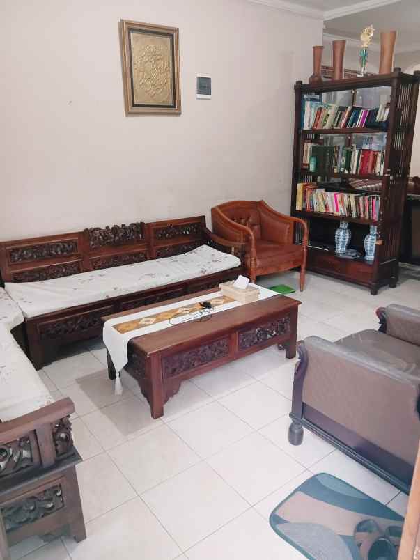 dijual rumah jalan raya proklamasi