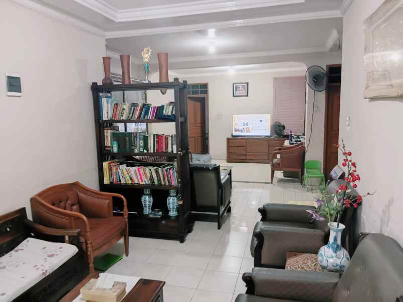 dijual rumah jalan raya proklamasi