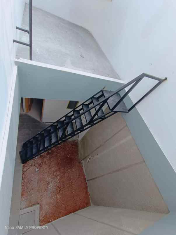 dijual rumah jalan raya rengas pondok