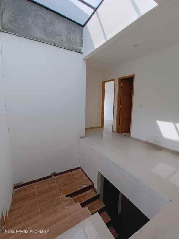 dijual rumah jalan raya rengas pondok