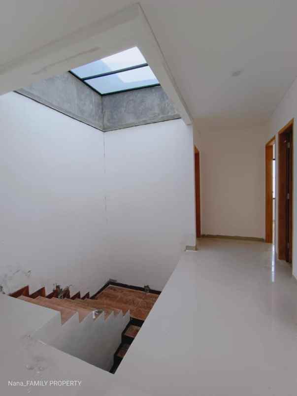 dijual rumah jalan raya rengas pondok