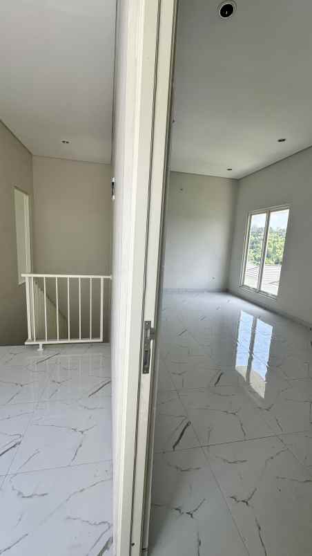 dijual rumah jalan raya surabaya malang