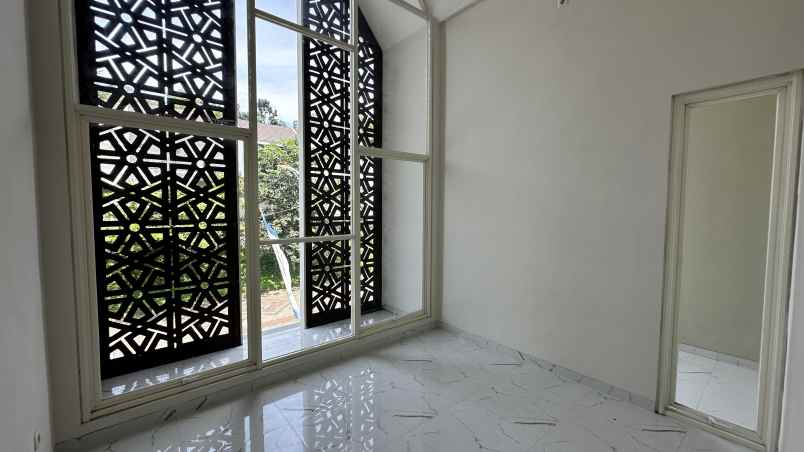 dijual rumah jalan raya surabaya malang