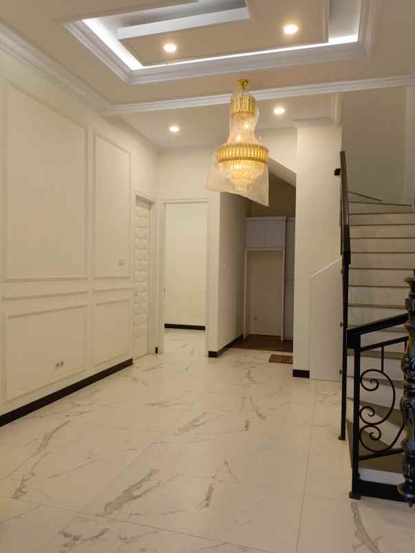 dijual rumah jalan sirsak jagakarsa