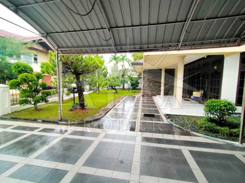 dijual rumah jalan suhada