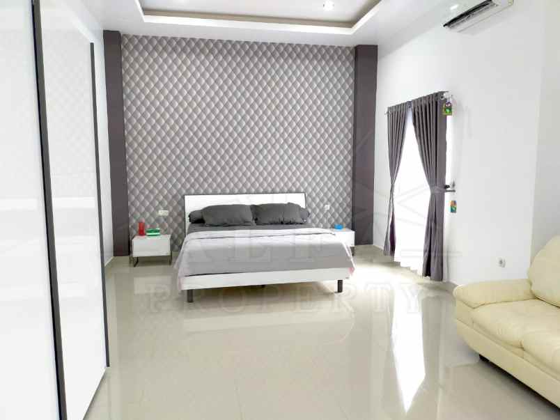 dijual rumah jalan sungai raya dalam