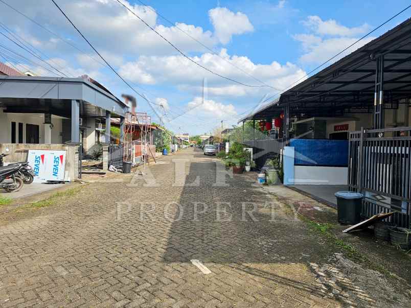 dijual rumah jalan sungai raya dalam