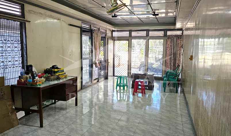 dijual rumah jalan suprapto