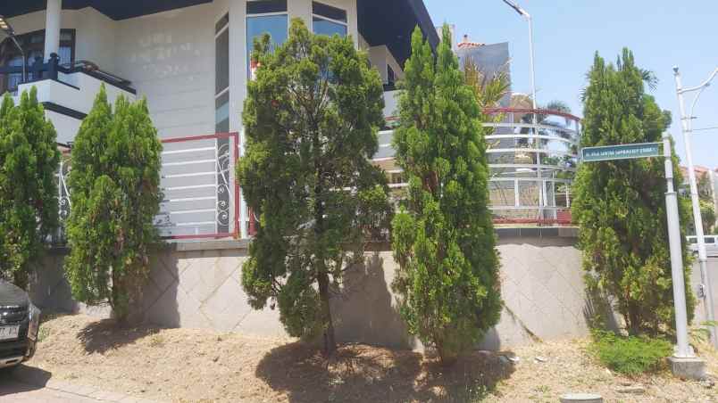 dijual rumah jalan villa sentra raya